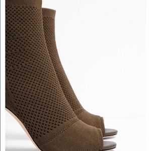 New with tags express boot open toe pumps …